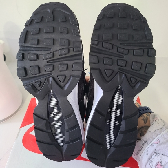 Nike Air Max2 Light (GS) - Picture 4 of 5